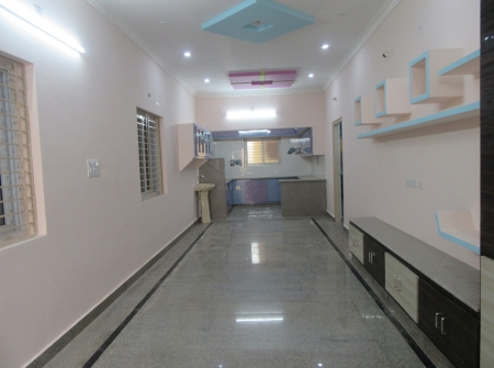 7) Li Id : 156 - 2 Bhk House Hall.JPG